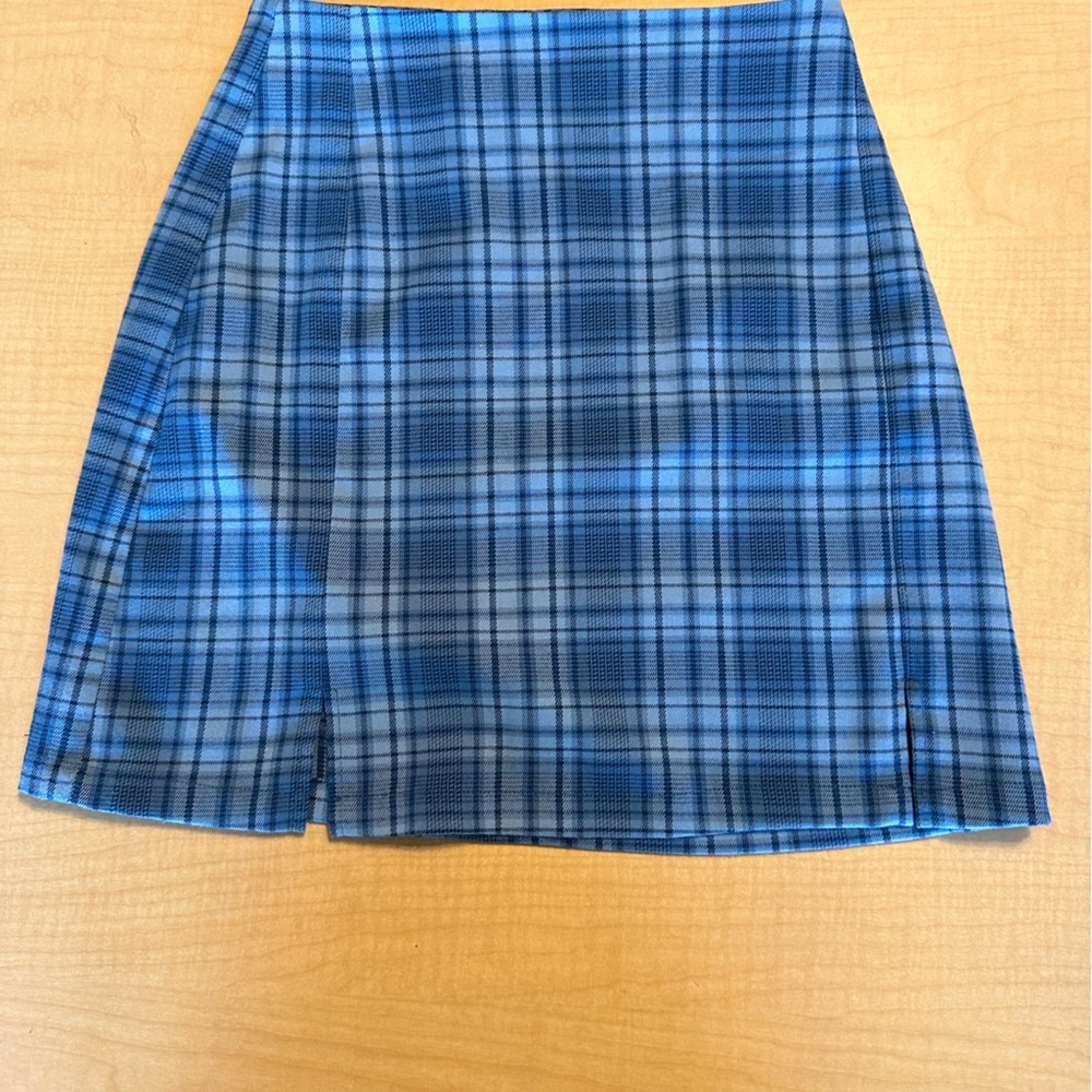 Blue plaid skirt, fits 2-4 or size small.